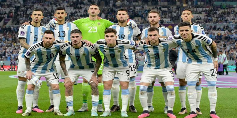 Hai huyền thoại thế giới của bóng đá Argentina